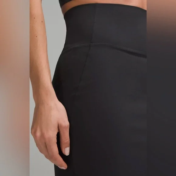 NWT LULULEMON SLIM FIT HIGH-RISE SKIRT, size 2 - Picture 4 of 4